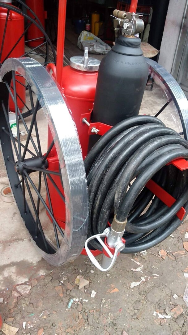 Extintor petrolero Rodante PQS purpura k de 150 y 350 lbs Nacional